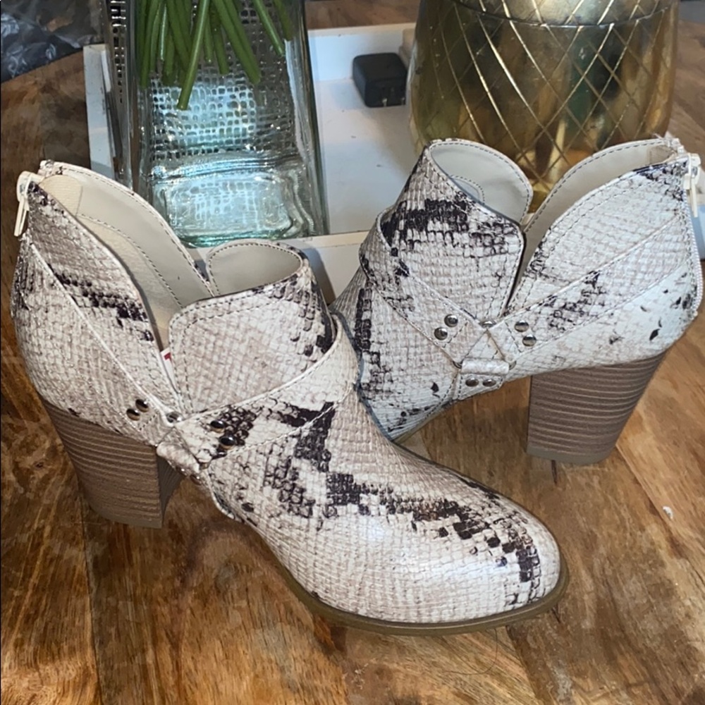 Snake print bootie
